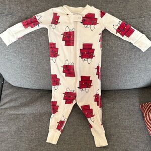 Hanna Andersson Christmas Peanuts / Snoopy sleeper, 6-12 months